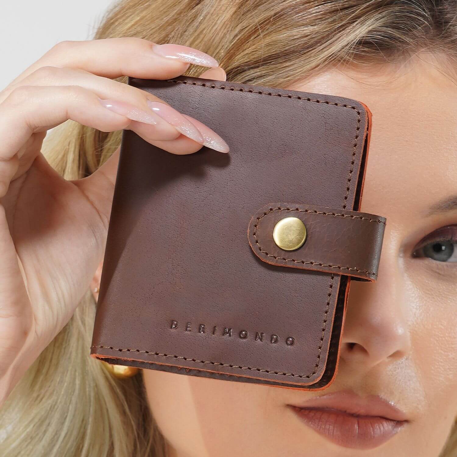 Prague Mini Bi-Fold Wallet | | Brown